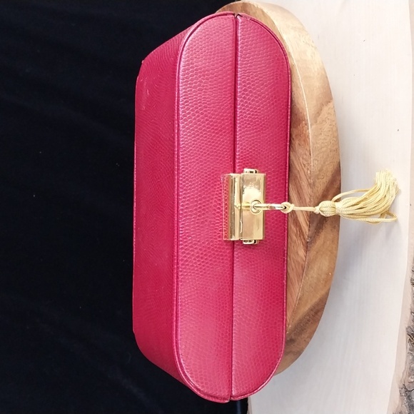 Locking Leather Travel Jewelry Case with Wolf Designs Tag and Tasseled Key - Picture 3 of 12